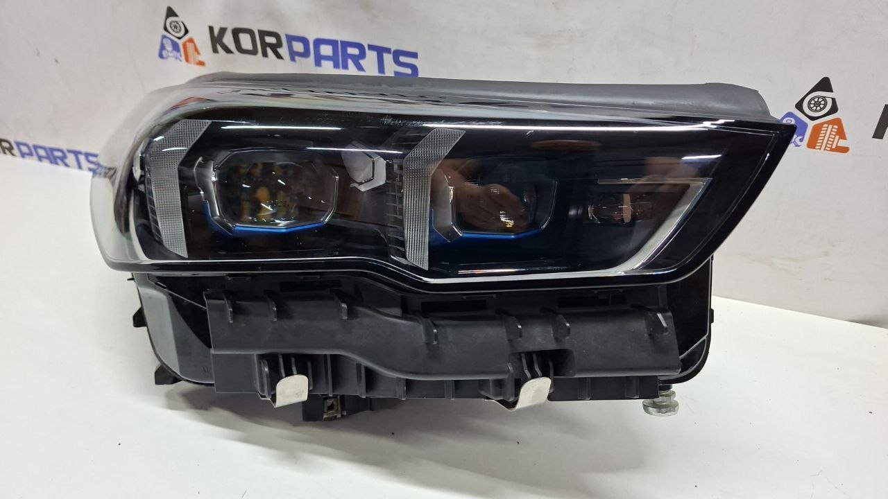 5A798D208 BMW Світлодіодна фара права